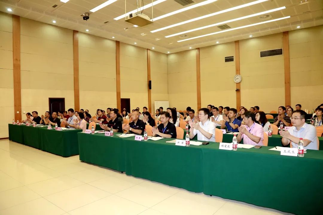 非聽不可！能工巧匠的“嘴上功夫”—— 兵器裝備集團(tuán)舉行第三屆高技能人才論壇